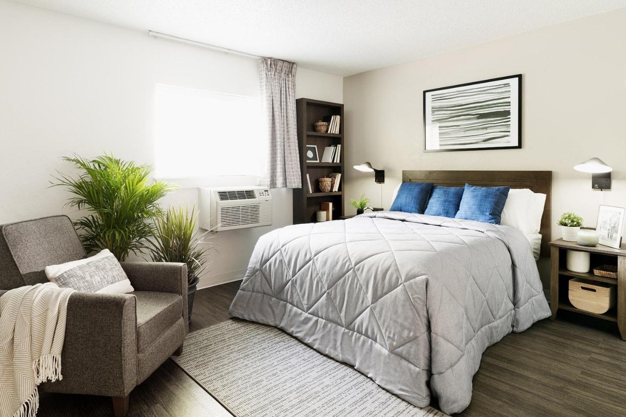 Intown Suites Extended Stay Tampa Fl Orient Park Buitenkant foto