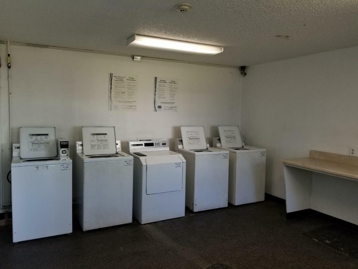 Intown Suites Extended Stay Tampa Fl Orient Park Buitenkant foto